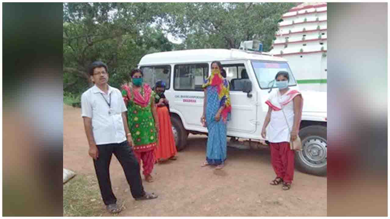 Bhadrak District Administration shifted Pregnant women to health centres for institutional delivery before the Cyclone struck: See Pics