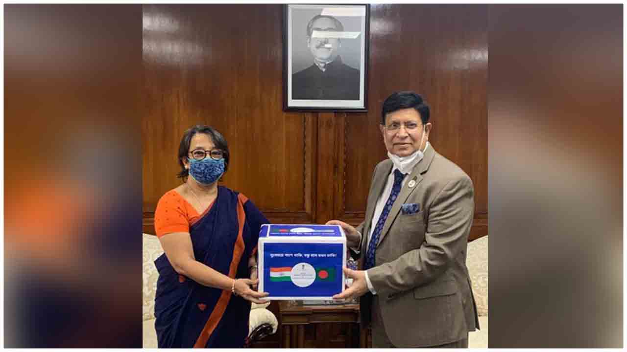 India hands over 3rd tranche of emergency medical assistance to Bangladesh
