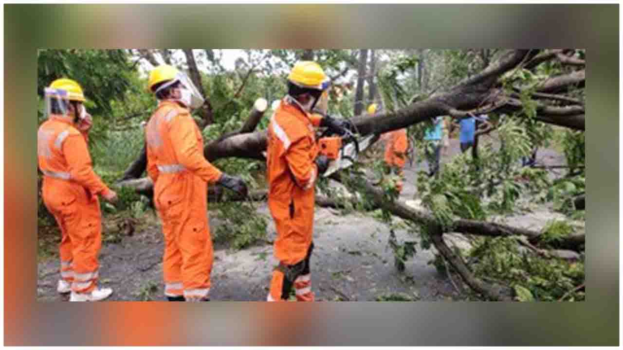 NDRF personnel are in action in cyclone-hit Odisha and West Bengal.  